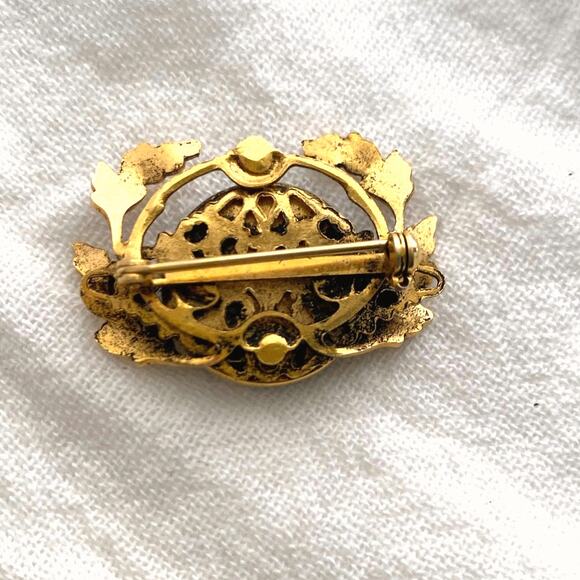 Vintage black onyx, leaf brooch, gold tone wreath pen with black cabochon. - Picture 14 of 16